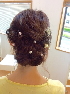 ヘアーアンドビューティー ルーツ(hair&beauty #roots) 優しい編み込みアレンジ