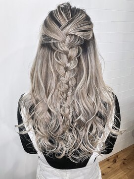 ローレル(Laurel) Laurel心斎橋●森拓也●バレイヤージュ●2ブリーチ以上必要