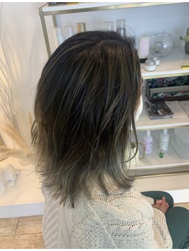 ファミリア(familiar) グレージュバレイヤージュ