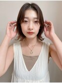 大人可愛い20代30代40代小顔くびれセンターパート×ラテベージュ