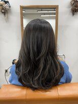 ルチナ 秦野(Lucina)&nbsp;レイヤーカット/アッシュグレージュ/大人艶髪