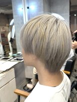 キャラ シャローネ 池袋(Chara Chalone)&nbsp;ショートマッシュウルフ/ホワイトグレージュ【池袋】