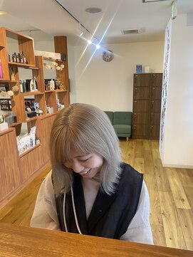 ソワン ドゥ ブレス エルネ 立花店(soin de brace elne) ホワイトベージュ/ケアブリーチ/ハイトーン/ブリーチ２回