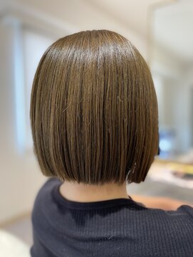 エミィ(emii.) 切りっぱなしボブ