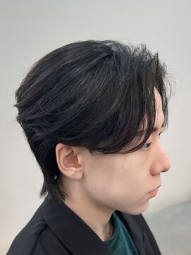 バース バイ ハピネス(BIRTH by happiness) 韓国へアカルマパーマワックスなしセンターパート黒髪ウルフ