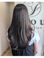 イル(iru)&nbsp;ハッシュカット◇レイヤースタイル