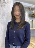 透明感グレージュ×顔まわりレイヤーミディ」