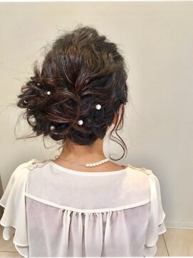 フレイストート(Frais Tout) 三つ編みdeアップアレンジ