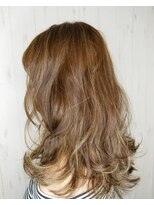 アライアオーロ(Alaiaolo)&nbsp;甘みのあるゴールドベージュ