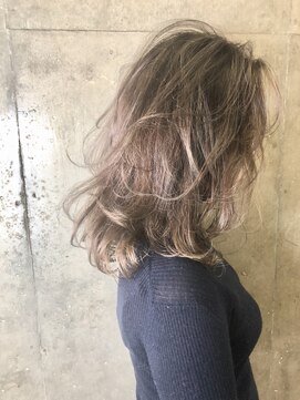 キー(kｅｙ) グレージュ