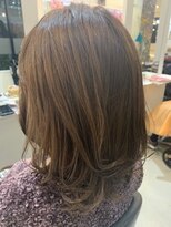 アンナ ヘアアンドアイズ(AnNa hair&eyes) セミロングレイヤー