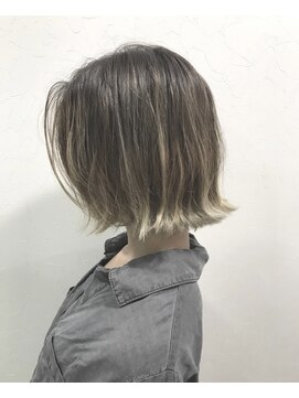ノエル(NOEL) バレイヤージュ×切りっぱなしボブ