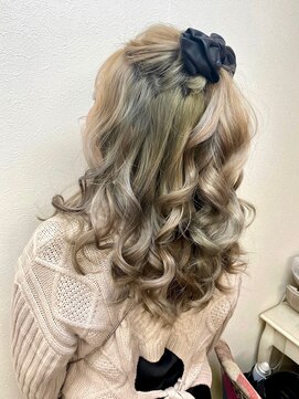 アップスニニー(up's niny) 自分でセットした風『ざっくり可愛いクォーターポニーハーフ♪』