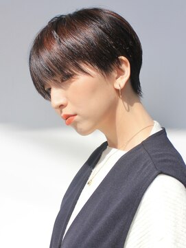 ロビー 表参道(ROBBY) 黒髪クールショート／大人ショート／表参道／40代50代