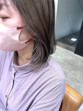 リジー(Litzy) シルバーグレージュ × くすみベージュ