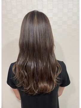 美容室 メザミー MESAMIES ブラウンナチュラルロングヘアオリーブ系カラー