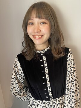 ガーランド (Garland) 大人ミディアム/ミディアムレイヤー/ピンクベージュ/卵型