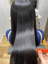 ☆ポイント4☆還元型ケラチンで、髪の毛を再構築し髪を芯から強くし、ハリ、コシを蘇らせていきます♪