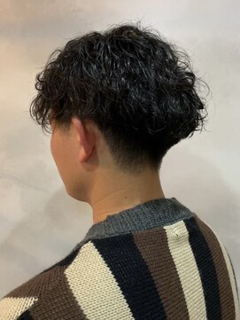 ビスクヘアデザイン(bisq hair design) パーマ 刈り上げ 2ブロック マンバン スパイラルパーマ
