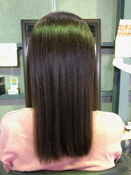 ヘアーアンドネイル ガレージ(GARAGE) ふんわり柔らか美革ストレート