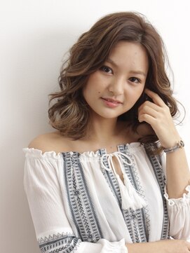 ミスト(mist) 【 mist 】透明感カラー × ウェーブ（金沢文庫/金沢八景）