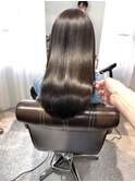 赤みを抑えたブラウンヘア【