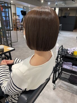 ナンバー(number+) 20代30代大人可愛い丸みボブ