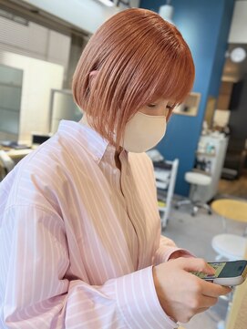 リノショアーズ 日本大通り店(RINOSHORES) 【ブリーチ＋ワンカラー】アプリコットオレンジ/立体感ミニボブ