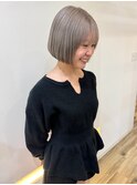 シルバーベージュ×あごラインボブ