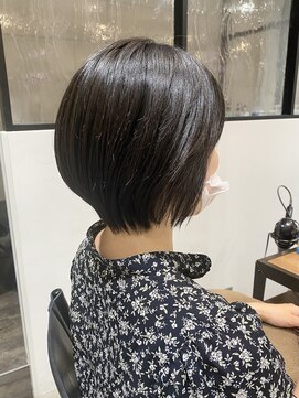 ビヨウシツ ポスタ 大人ショートボブ　鈴木章浩