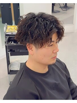 ブライト(BRIGHT) ツイストスパイラルパーマセンターパート