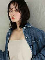 イト(ito)&nbsp;透明感/ダークブラウン/ミディアムレイヤー/顔まわりカット