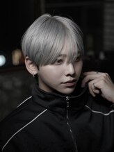 シン(syn) ホワイトシルバーカラー
