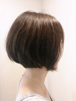 キキ(KIKI)&nbsp;フェミニンショートボブ