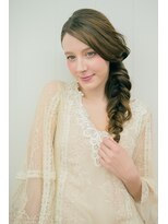 アッシュタカサキ(ash takasaki)&nbsp;簡単スタイリング 大人可愛いほぐし三つ編み ヘアアレンジ