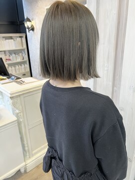 キャアリー(Caary) 福山市美容室Caary 艶感ストレート 抜け感まろやかグレージュ