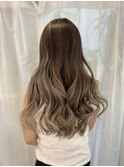 大人かわいいヘアふんわりカール白髪ぼかしグラデーションカラー