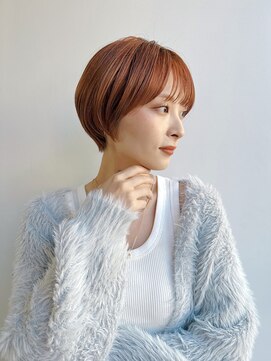 トルネード(TORNADO) 大人ショート前髪ありマッシュショート暖色カラー丸顔面長 K1106