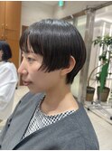 ワイドバング　ショートボブ　前髪あり　ぱっつん前髪