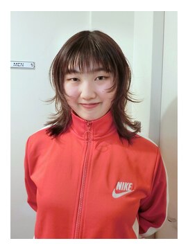 ノラ シブヤ(NORA) ハッシュレイヤーハッシュカットウルフカットミディアムレイヤー