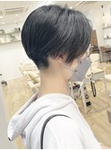 刈り上げ女子/ツーブロック/センターパート/ベリーショート