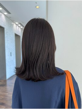 ザック ヴィ(ZACC  vie) 7トーン/ブラウングレージュ/切りっぱなしミディアム/暗めカラー