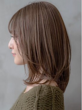 ケアリー プレナ海浜幕張(Carelly) デザインカラー/レイヤーカット/ウェットヘア/オリーブベージュ