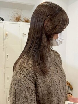 エイチ 天神橋(H) ホワイトグレージュチェリーブラウンレイヤーカットセミロング