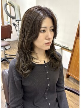 イタクラ 赤道店 (ITAKURA) レイヤーヘア/ミディアムヘア/アッシュグレージュ