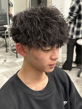 イーラ(era) スパイラルパーママッシュ刈り上げツーブロック