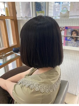 スタジオ アルファプラス 日暮里店(studio α+) ステップボーンカットカットボブショートハイライト白髪ぼかし