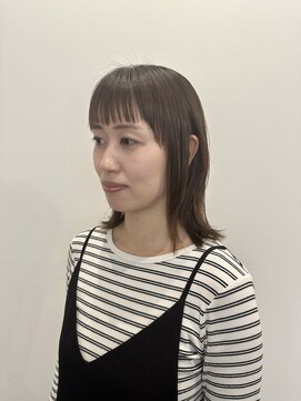 ゼンドットカラスマ(Zen.karasuma) 地毛風ストレート×白髪ぼかし20代30代40代