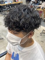 エリマバイフィフス 調布(elima by fifth)&nbsp;再現性高い波巻きスパイラルパーマ×刈り上げマッシュ