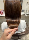 湿気に負けない艶ストレート